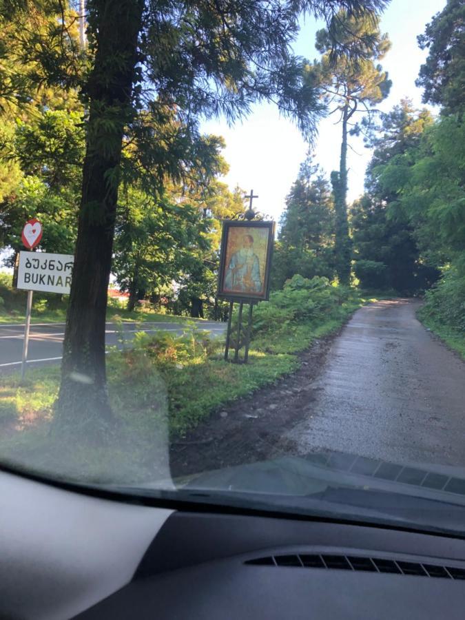 Hostel Eco Tsjakvi Eksteriør bilde