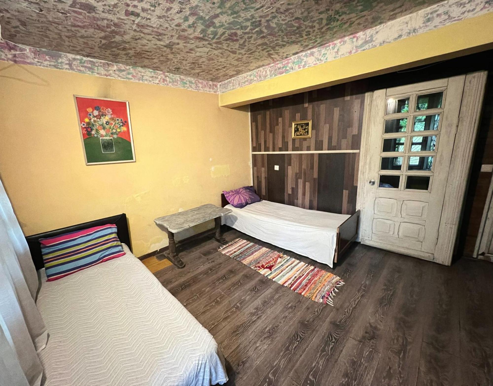 Hostel Eco Tsjakvi Eksteriør bilde
